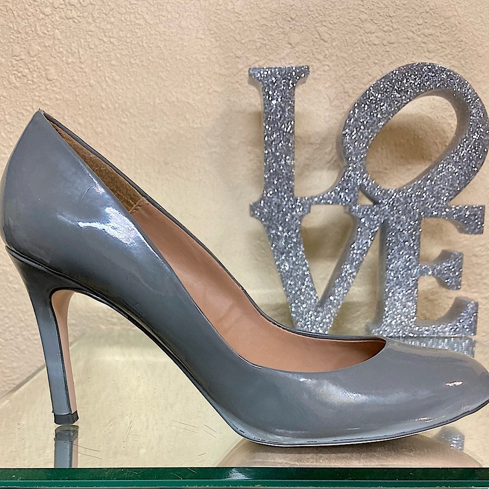 Anne Klein gray pumps - Picture 1 of 7